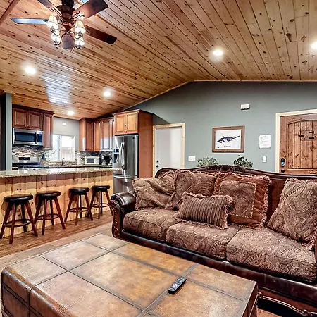 Country Club Cabin